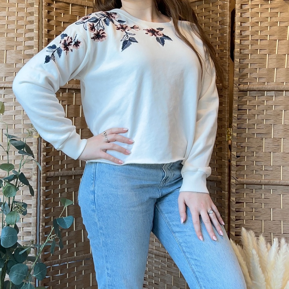 Abercrombie & Fitch Embroidered Crewneck